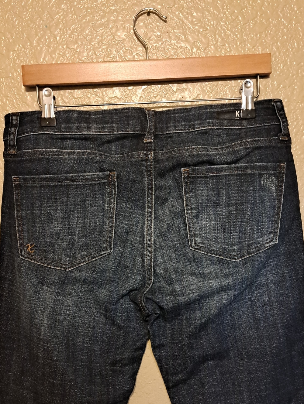 Kut from the Kloth Dark Indigo Cropped Stretch Jeans. Size 8. - Picture 4 of 12